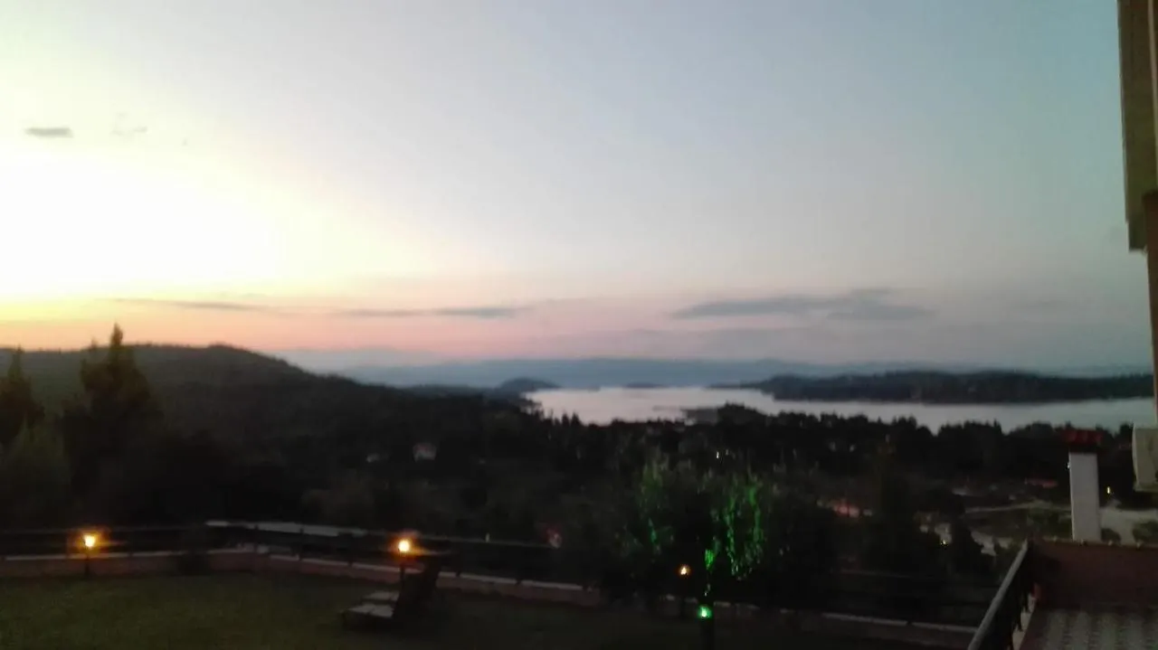Green & Blue House In Halkidiki In 보우르보우로우 그리스