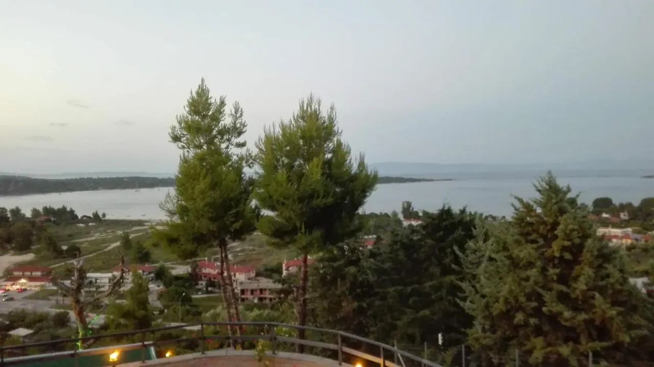 Green & Blue House In Halkidiki In 보우르보우로우 0*,  그리스